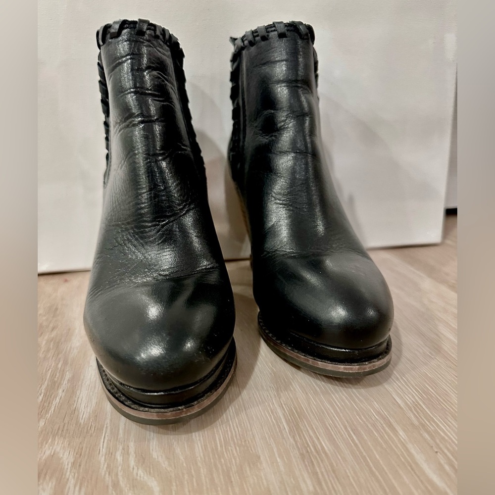 NWOT Ariat black wedge booties